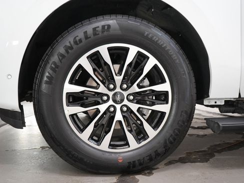 Used 2025 Ford Expedition Max Platinum AWD/4WD image 33