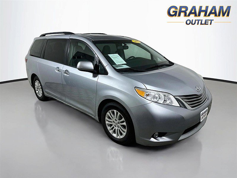 Used 2015 Toyota Sienna XLE w/ XLE Navigation Package FWD image 1
