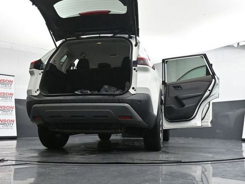 Used 2023 Nissan Rogue S image 48