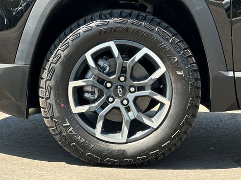 New 2026 Chevrolet Equinox ACTIV w/ Convenience Package III AWD/4WD image 26
