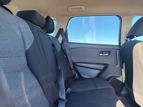 Certified 2023 Nissan Rogue SV image 16