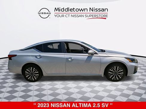Used 2023 Nissan Altima 2.5 SV AWD/4WD image 2