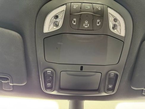 Used 2025 Chrysler Pacifica Limited FWD image 40