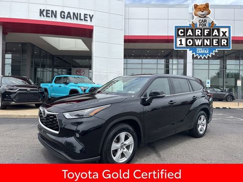 Certified 2025 Toyota Highlander LE FWD image 1