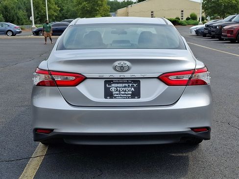 Used 2018 Toyota Camry FWD image 6