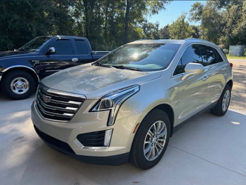 Used 2017 Cadillac XT5 Luxury FWD image 1
