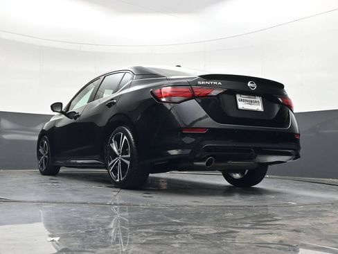 Used 2022 Nissan Sentra SR w/ SR Premium Package FWD image 39