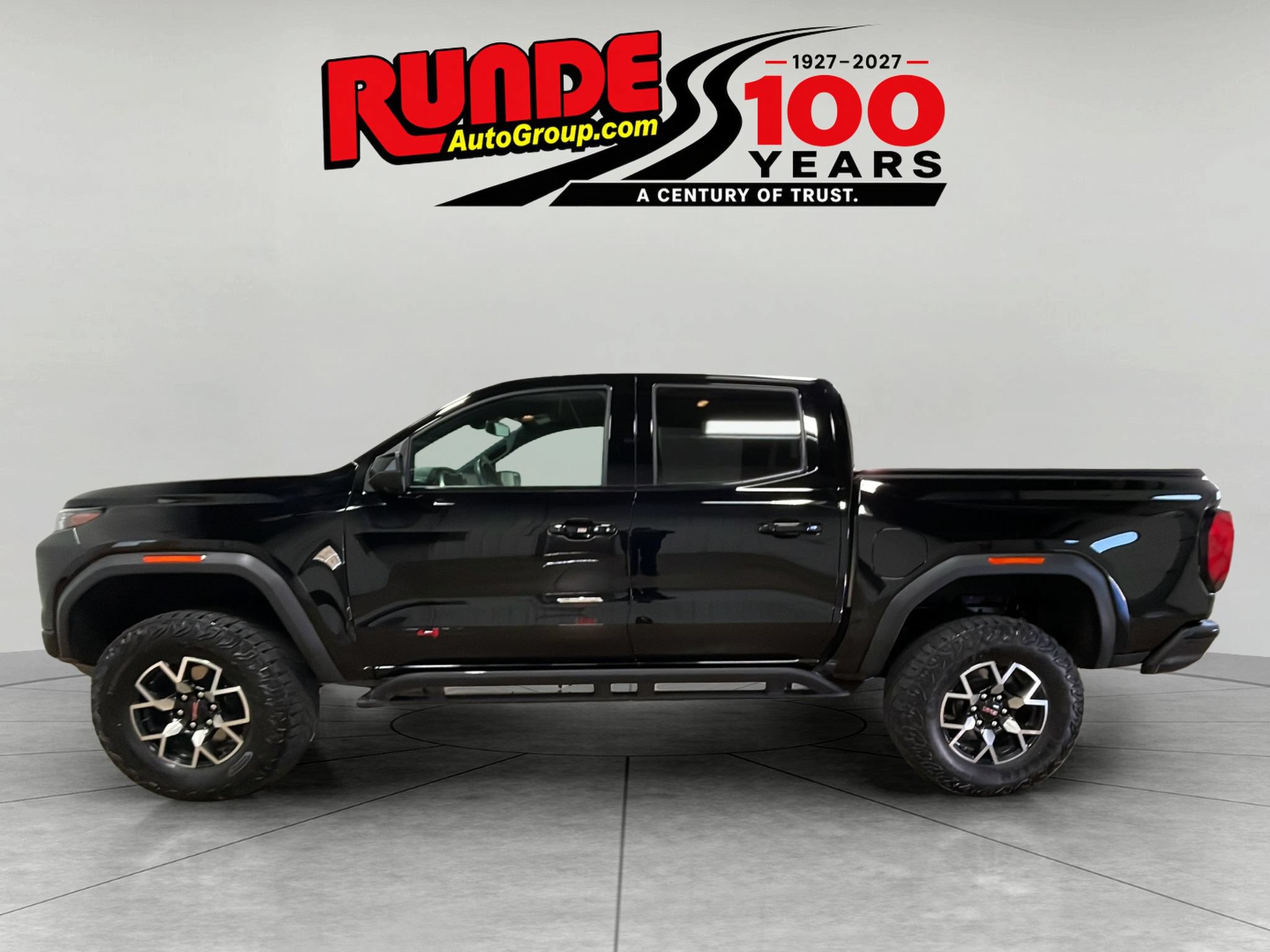 Used 2024 GMC Canyon AT4X AWD/4WD image 2