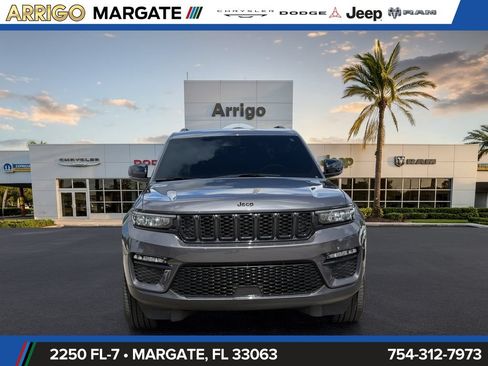 Used 2025 Jeep Grand Cherokee Limited w/ Black Appearance Package RWD image 2
