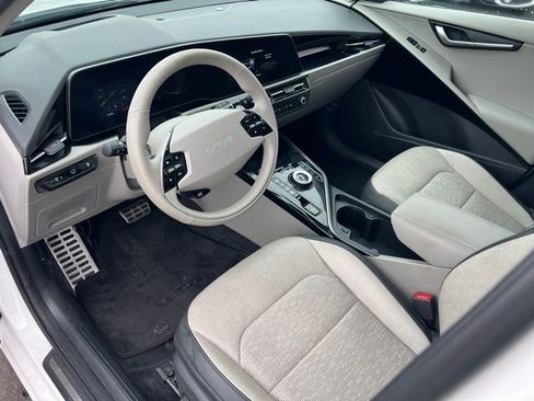Certified 2024 Kia Niro Wave w/ Wave Preserve Package image 15