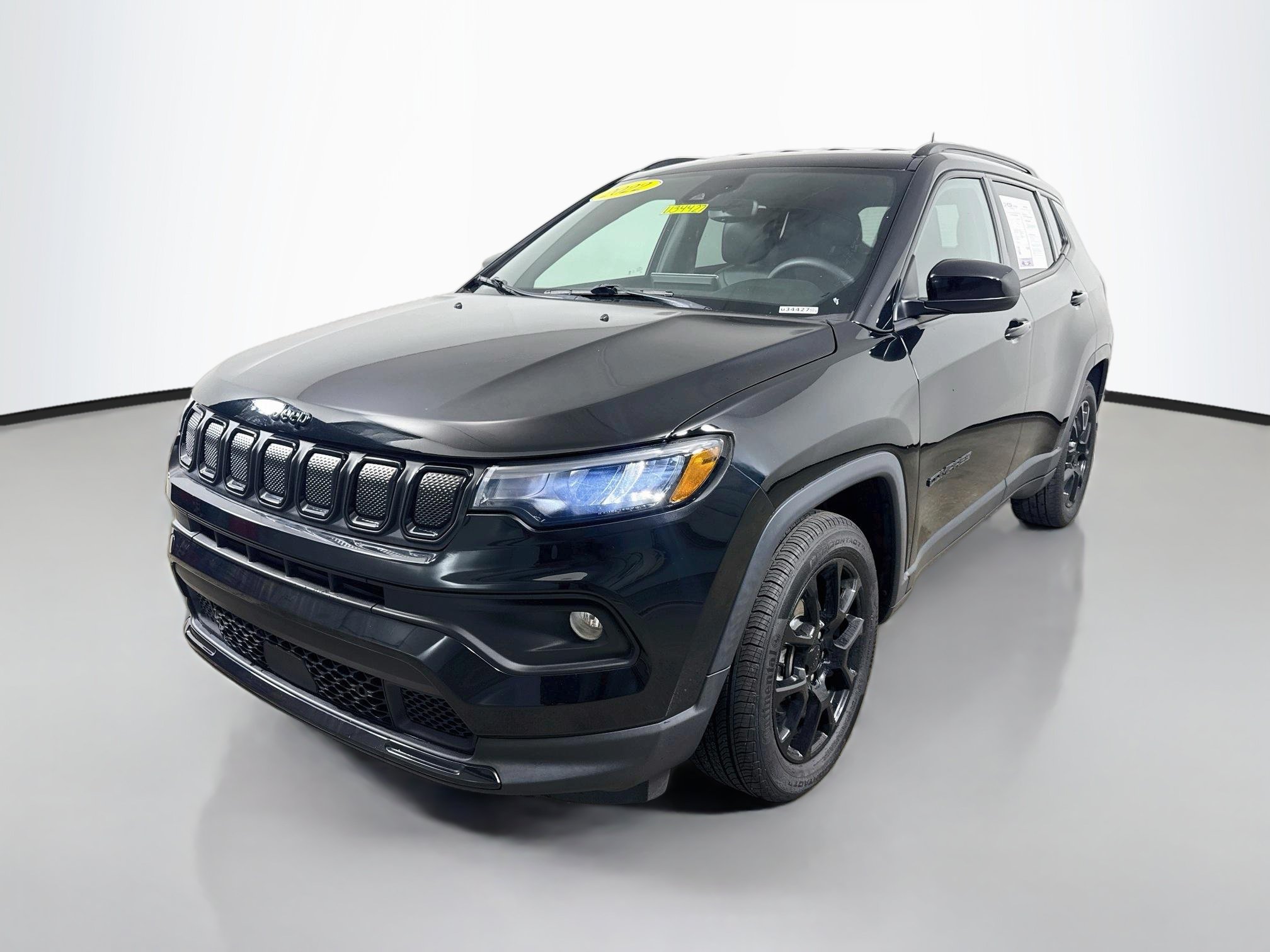Used 2022 Jeep Compass Latitude FWD image 3