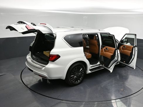 Used 2023 INFINITI QX80 Sensory w/ All-Season Package image 38