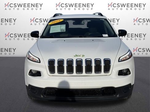 Used 2016 Jeep Cherokee Sport image 8