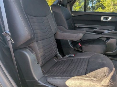 Used 2020 Ford Explorer XLT image 18