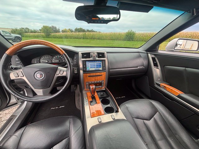 Used 2007 Cadillac XLR RWD image 15