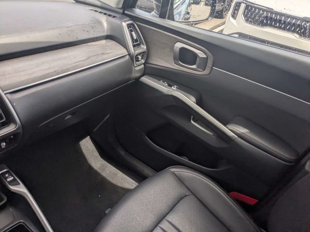 Used 2023 Kia Sorento S w/ Panoramic Sunroof Package AWD/4WD image 16