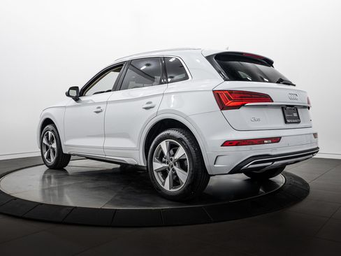 Certified 2025 Audi Q5 2.0T Premium Plus AWD/4WD image 5