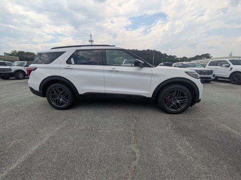 New 2026 Ford Explorer ST RWD image 3