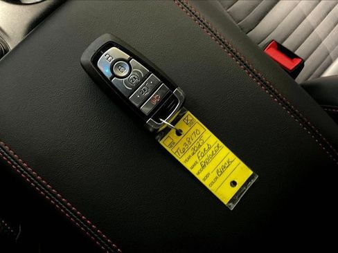 Used 2025 Ford Explorer ST-Line w/ ST-Line Street Pack AWD/4WD image 11