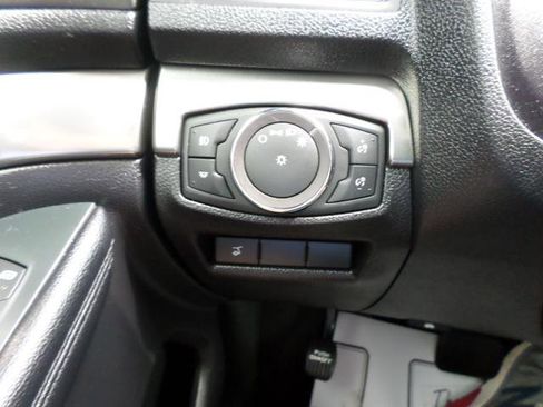 Used 2019 Ford Explorer XLT w/ Equipment Group 202A image 21