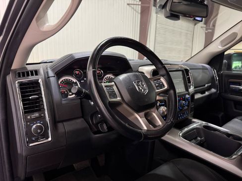 Used 2017 RAM 1500 Laramie w/ Convenience Group AWD/4WD image 3