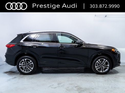Used 2025 Audi Q5 Premium w/ Convenience Package image 9