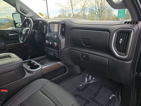 Certified 2022 GMC Sierra 3500 Denali image 35