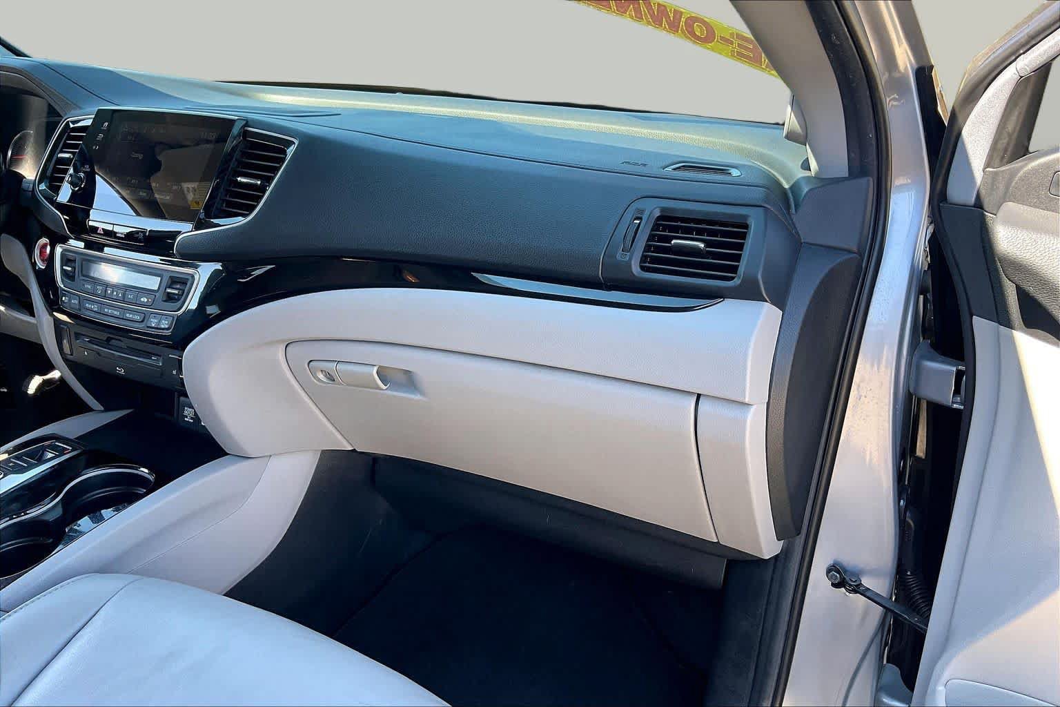Used 2019 Honda Pilot Touring image 19