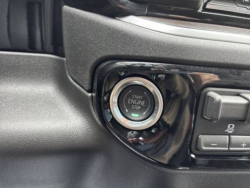 New 2026 GMC Sierra 1500 SLT image 32