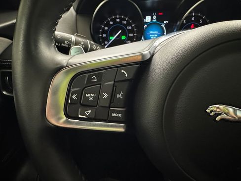 Used 2020 Jaguar F-PACE S image 21