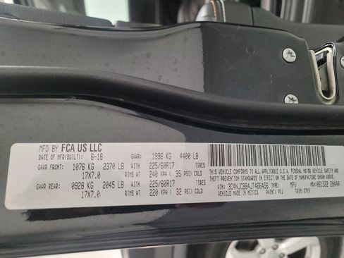 Used 2018 Jeep Compass Latitude FWD image 33