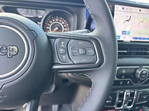 New 2025 Jeep Gladiator Willys image 27