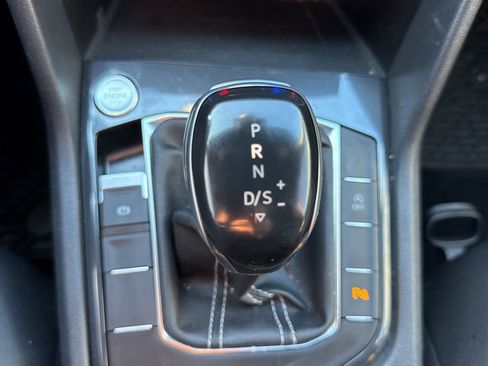 Used 2022 Volkswagen Tiguan SE R-Line image 12