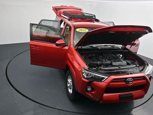 Used 2022 Toyota 4Runner SR5 RWD image 40