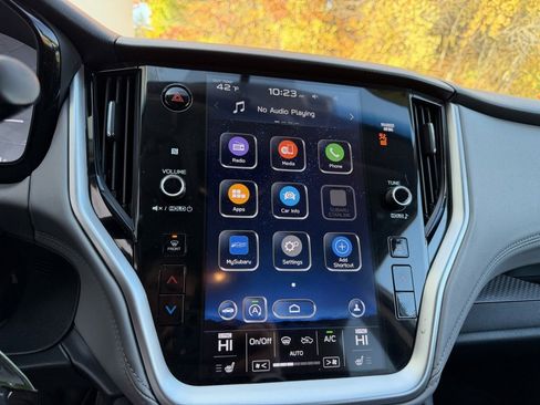 Used 2022 Subaru Outback Premium image 8