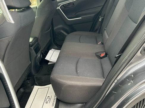 Used 2020 Toyota RAV4 LE image 32