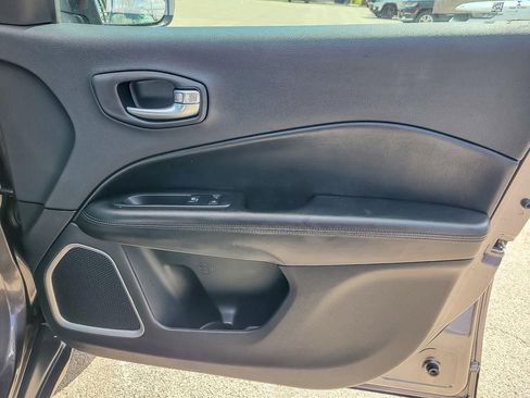 Used 2019 Jeep Compass Altitude image 21