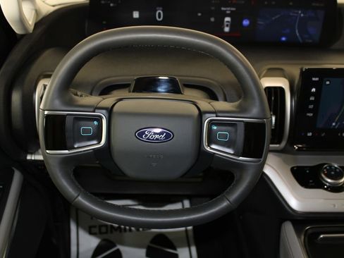 Certified 2025 Ford Expedition Active image 16