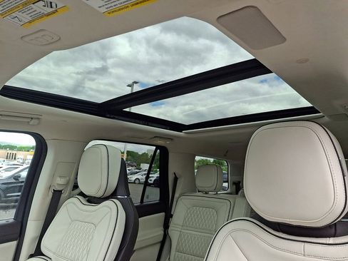 Certified 2024 Lincoln Navigator Black Label AWD/4WD image 15