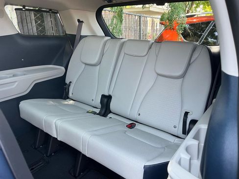 Used 2026 Kia Carnival SX Prestige FWD image 6