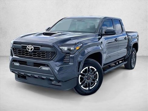 Used 2025 Toyota Tacoma TRD Sport image 1