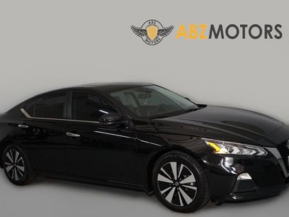 Used 2022 Nissan Altima 2.5 SV w/ SV Premium Package