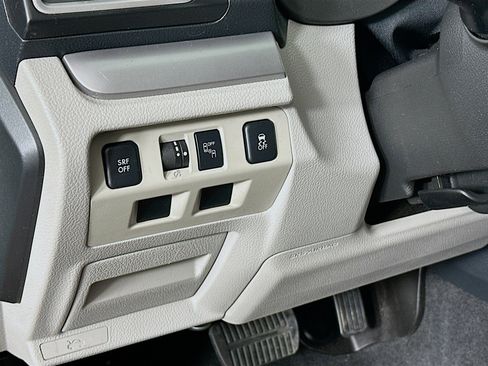 Used 2018 Subaru Forester 2.5i Premium image 17