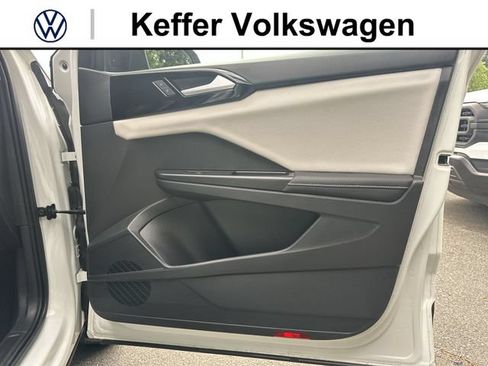 Used 2025 Volkswagen Taos S FWD image 31