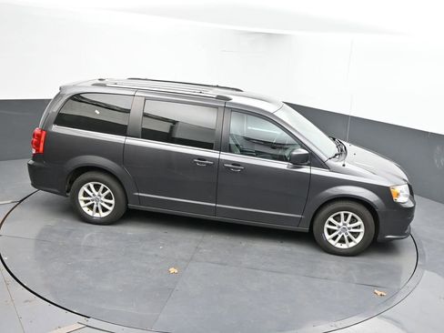 Used 2018 Dodge Grand Caravan SXT FWD image 14