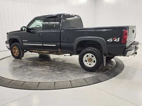 Used 2004 Chevrolet Silverado 2500 LS image 3