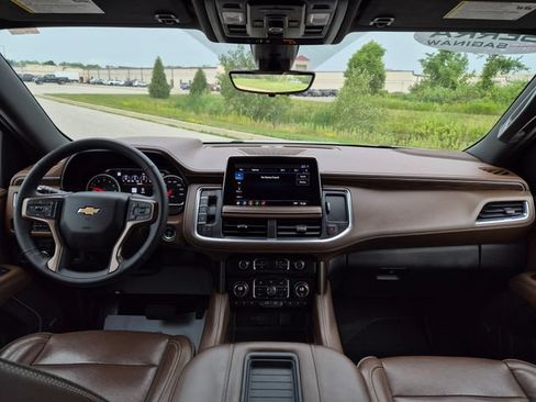 Used 2021 Chevrolet Suburban High Country w/ Premium Package AWD/4WD image 45