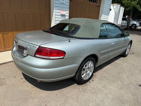Used 2004 Chrysler Sebring Limited w/ Cold Weather Group FWD image 4