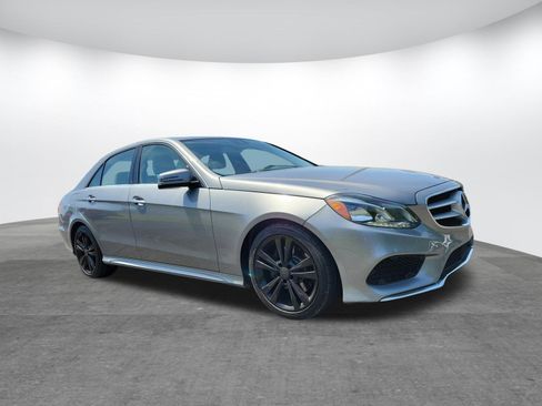 Used 2014 Mercedes-Benz E 350 Sedan w/ Premium 1 Package image 17