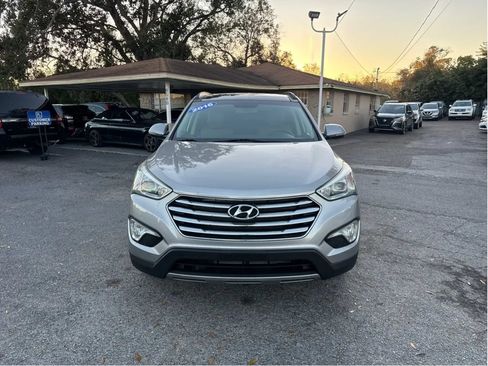 Used 2016 Hyundai Santa Fe SE w/ Option Group 03 FWD image 2